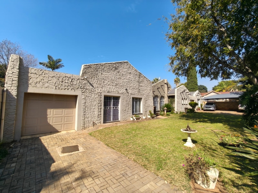 4 Bedroom Property for Sale in Safari Gardens North West